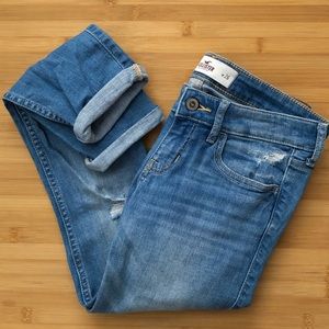 Hollister Co Light Wash Destroyed Jeggings